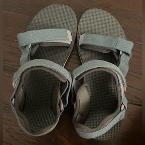 BRAND NEW!! Teva sandals